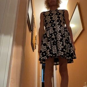 DVF B & W Sleeveless Mini Sundress! EUC!